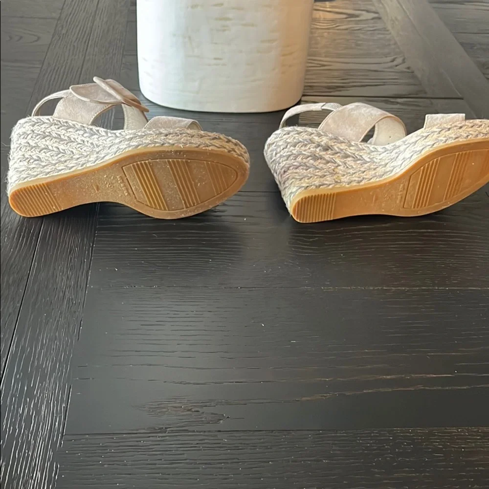 A‎ paseart Cream Espadrilles with Adjustable Straps and Cushioned Sole Size 8